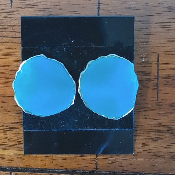 Lot Six (6) Pair Vintage Earrings - Avon - Pearl Enamel Dangle Stud Earrings - Picture 4 of 7